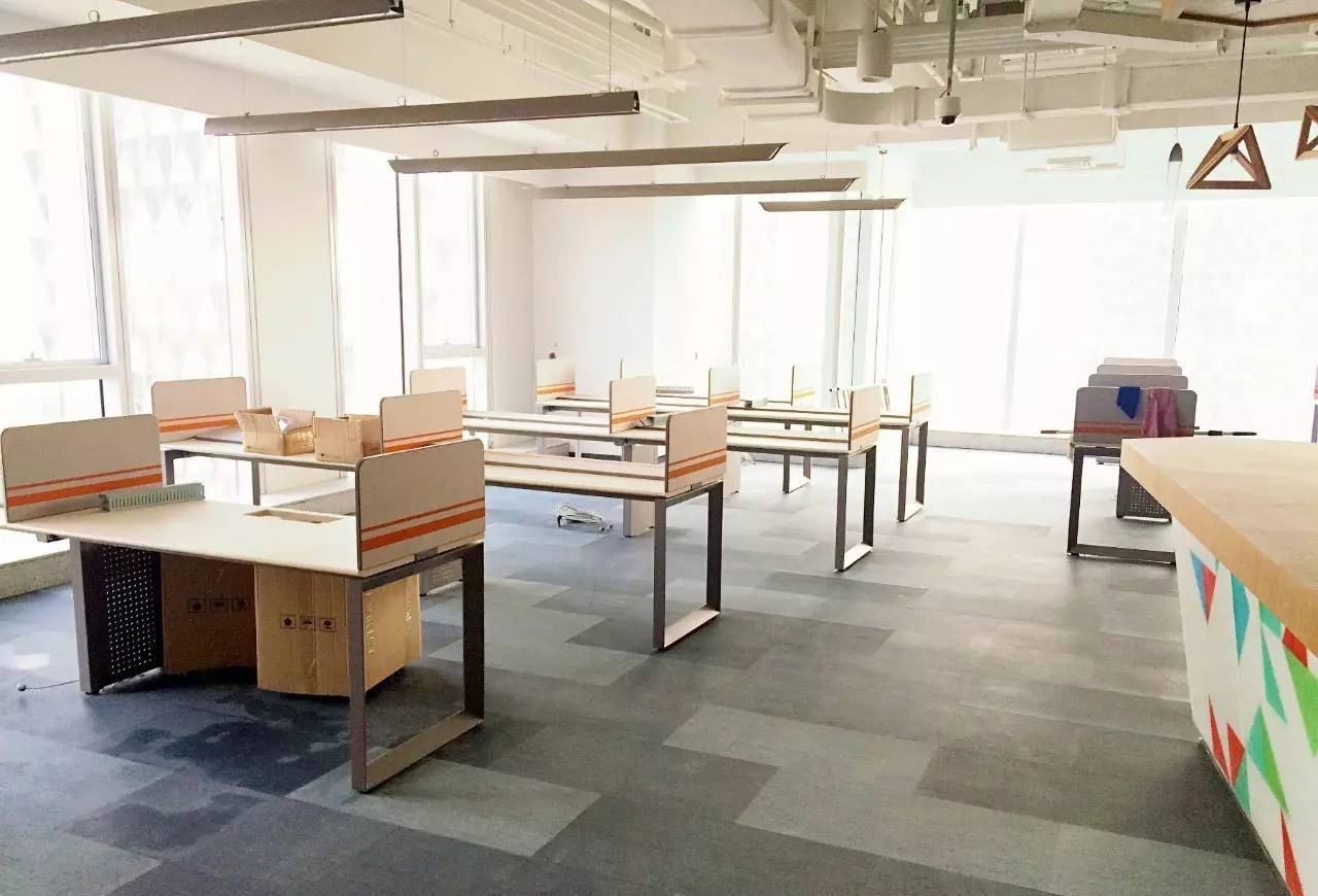 实木地板开裂是不是质量问题？